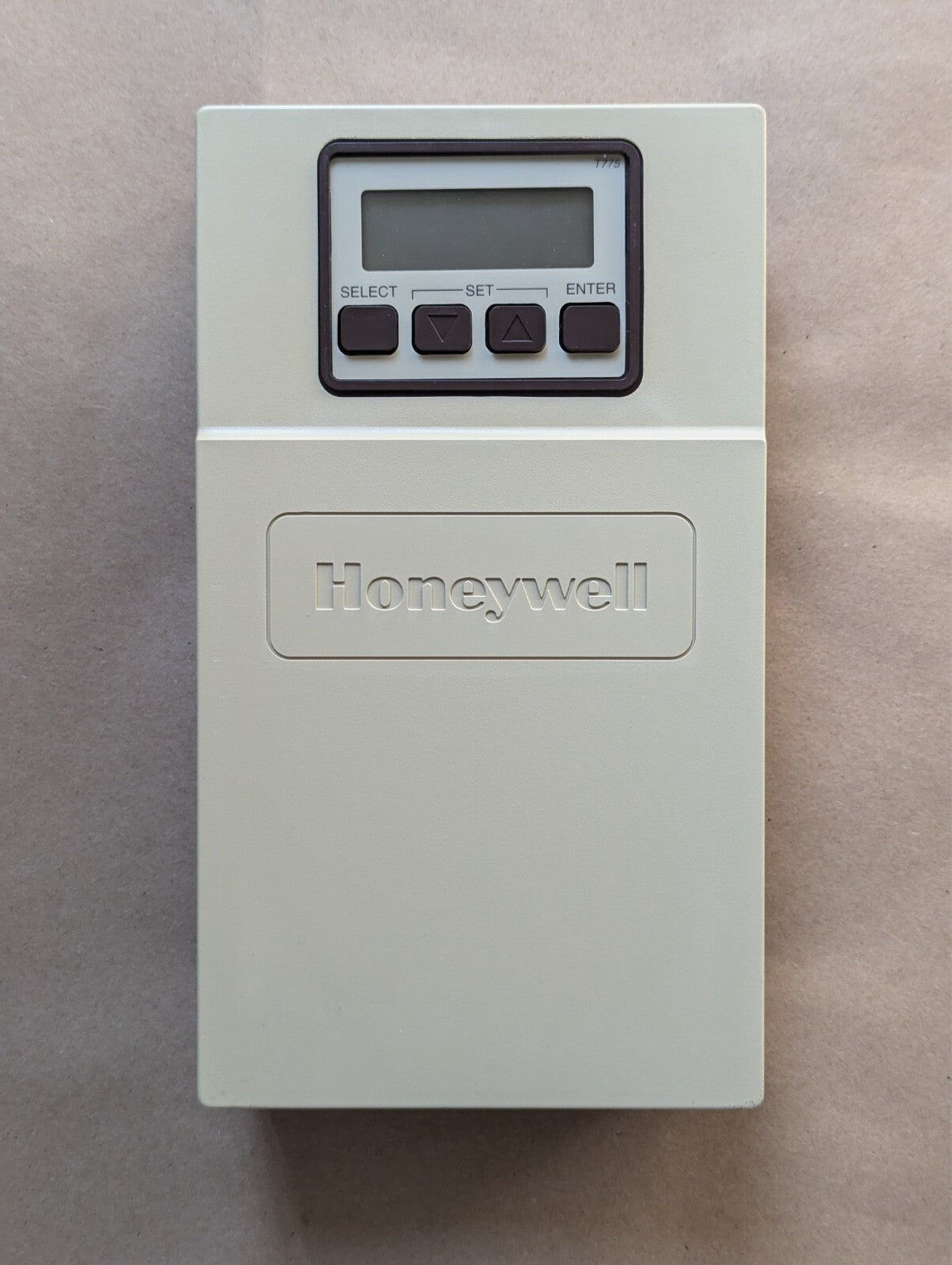 Honeywell T775E-1098 Solid State Temperature Controller